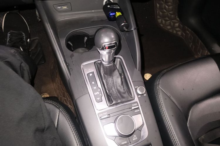 Audi A3 2019 car image #18