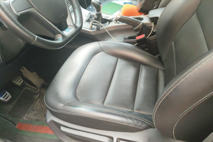 GEELY Emgrand GS 2017 car image #15