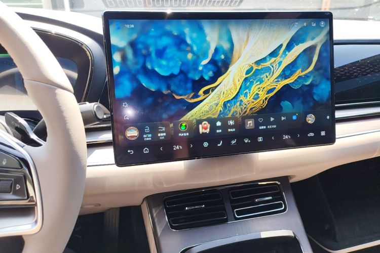 BYD Han 2024 car image #13