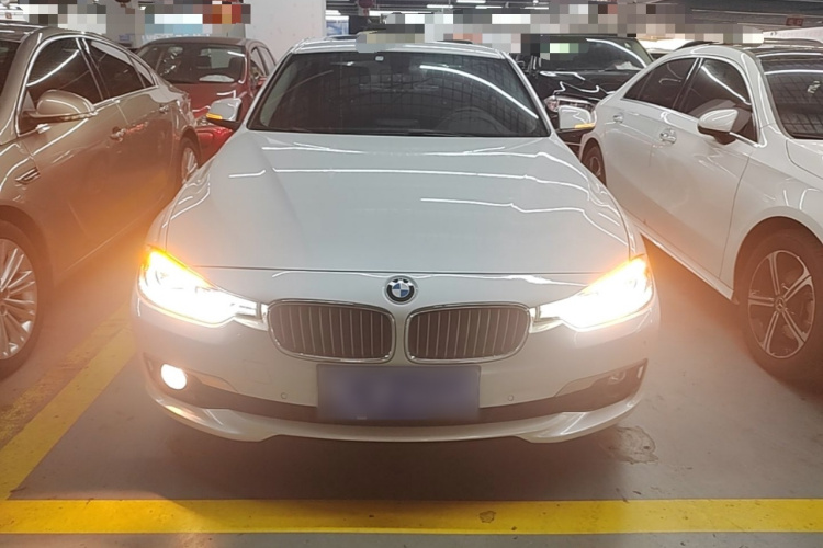 BMW 3 Series 2018 car image #3