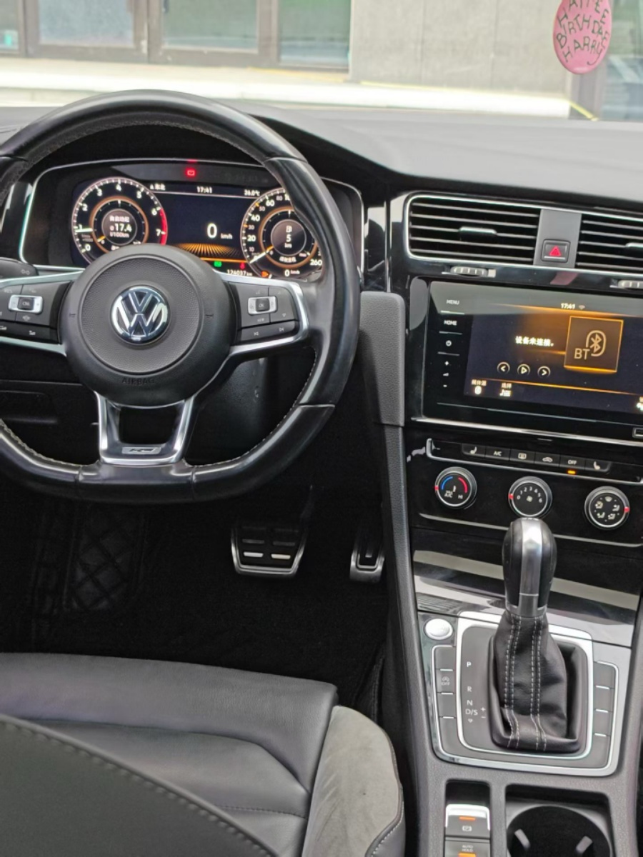 Volkswagen Golf 2020 car image #5
