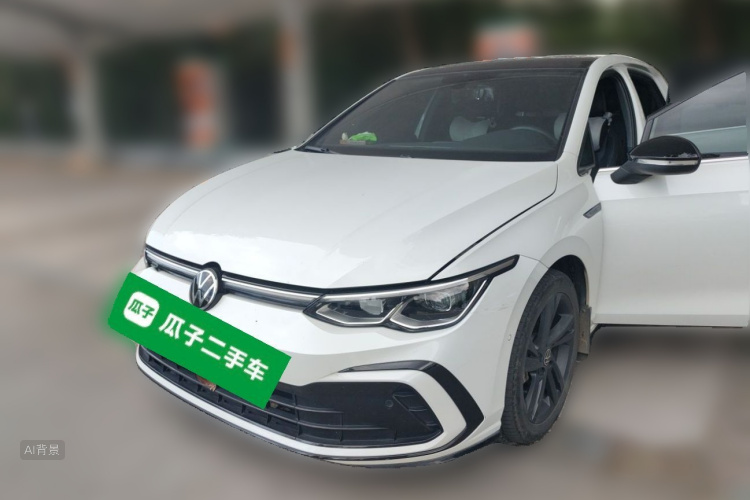 Volkswagen Golf 2022 car image #2