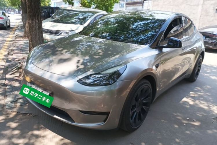 Tesla Model Y 2023 #2 Tesla Model Y 2023 car image #2