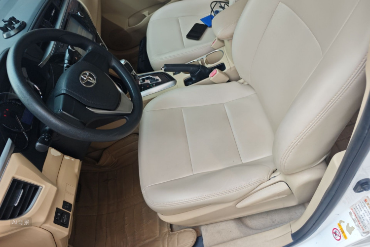 2015 car image #17