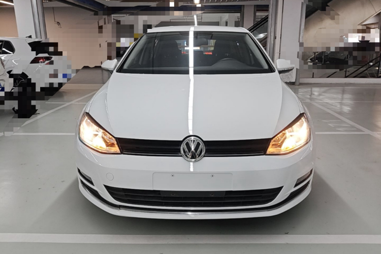 Volkswagen Golf 2017 car image #3