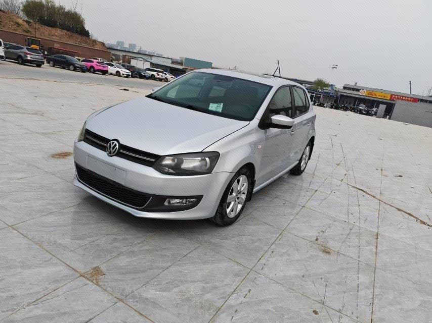 Volkswagen Polo 2012 car image 