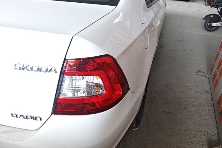 Skoda Rapid 2016 #8 Skoda Rapid 2016 image de voiture #8