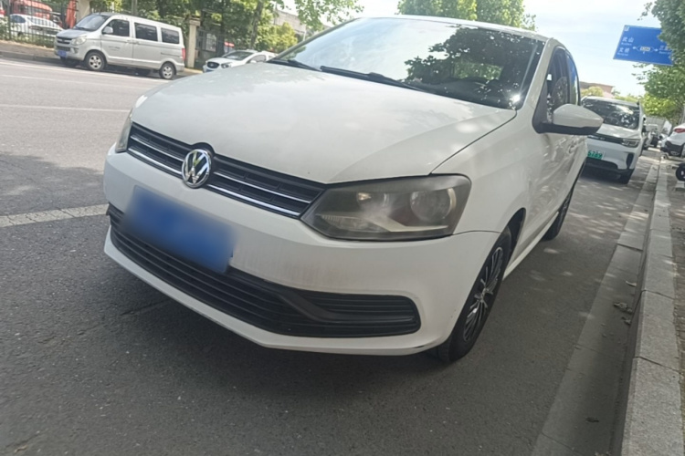 Volkswagen Polo 2017 car image #2