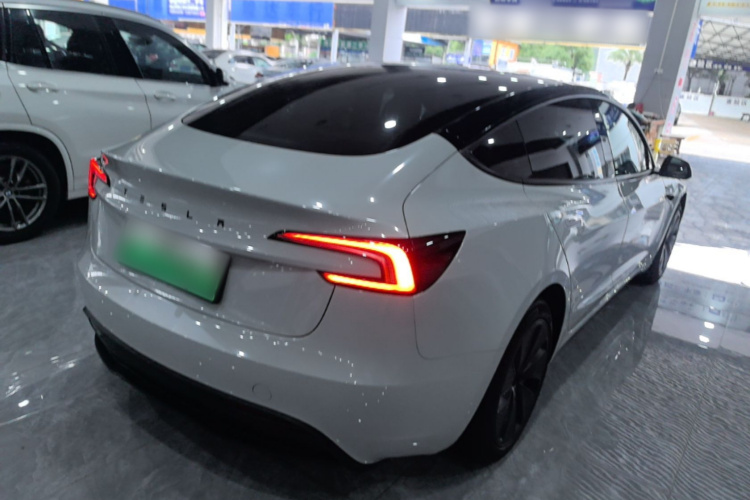 Tesla Model 3 2024 car image #7