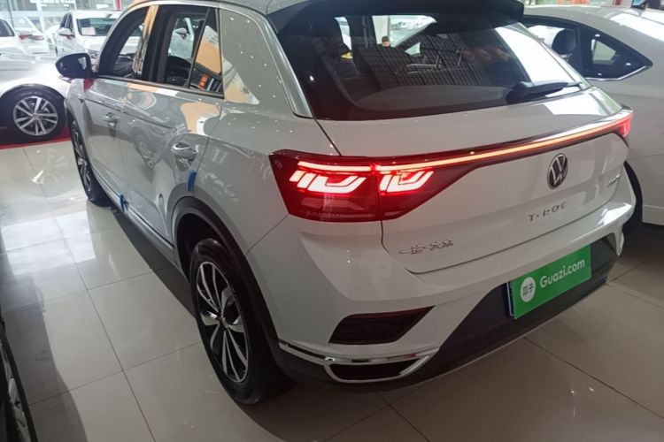 Volkswagen T-Roc 2024 car image #5