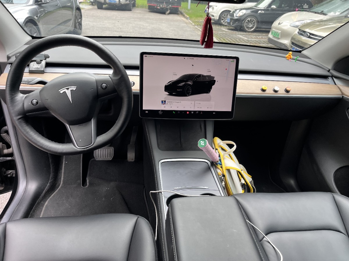 Tesla Model Y 2022 #5 Tesla Model Y 2022 car image #5