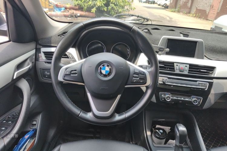 BMW X1 2019 car image #12