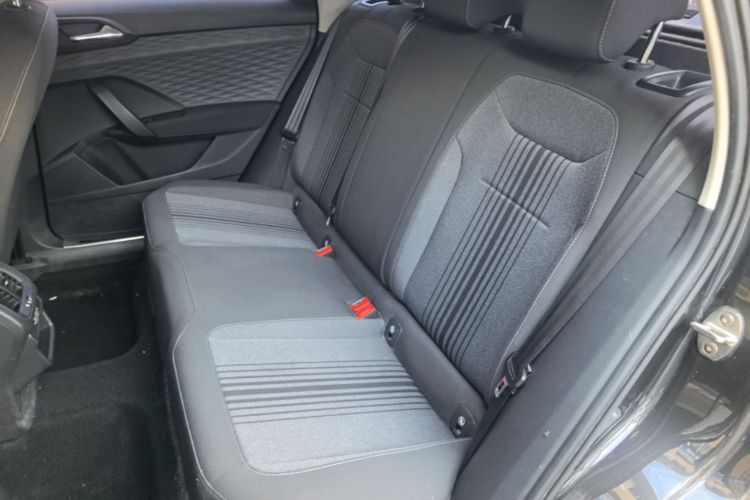 Volkswagen Tharu 2020 car image #17