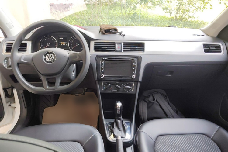 Volkswagen Santana 2016 car image #11