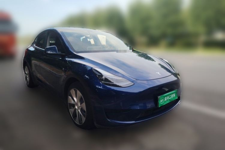 Tesla Model Y 2023 #4 Tesla Model Y 2023 car image #4