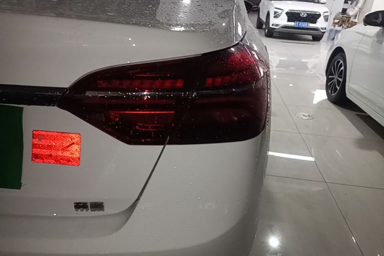 GEELY Emgrand 2019 #8 GEELY Emgrand 2019 car image #8