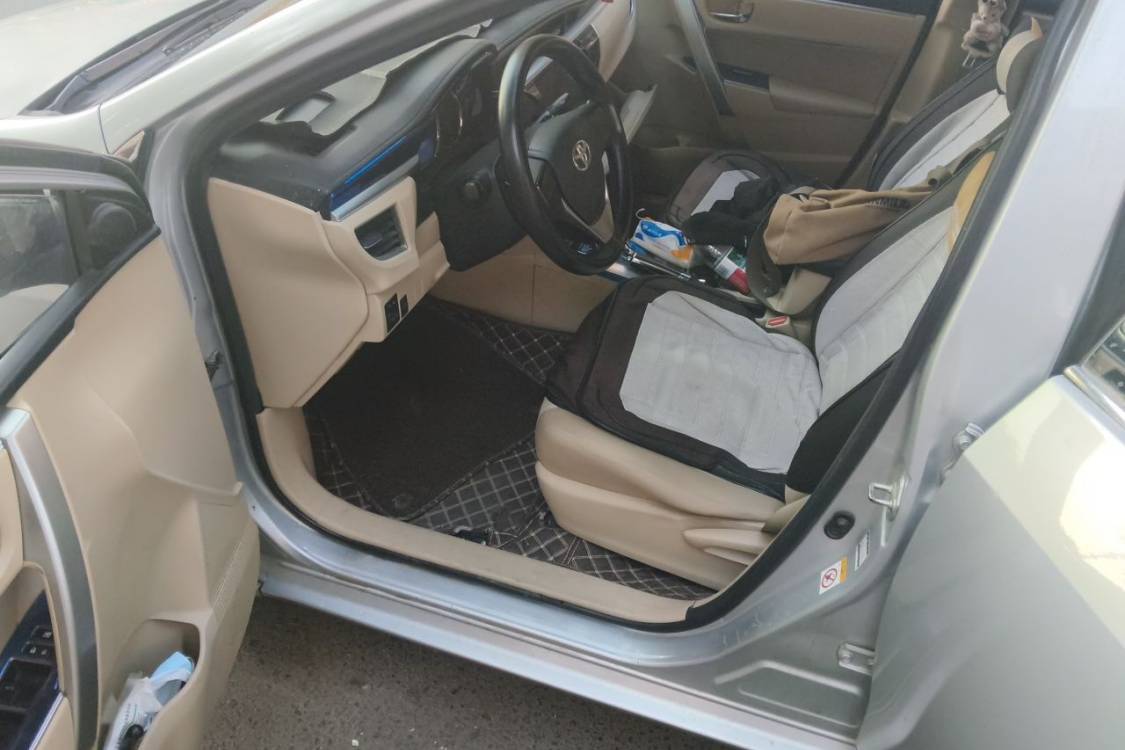 Toyota Corolla 2014 immagine di auto #23