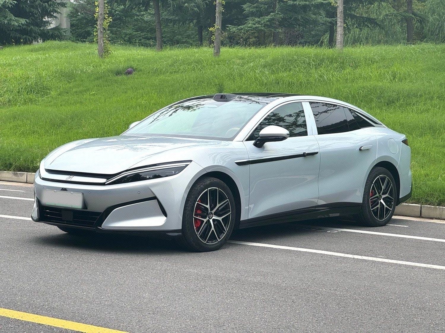BYD HanL 2025 BYD HanL 2025 car image