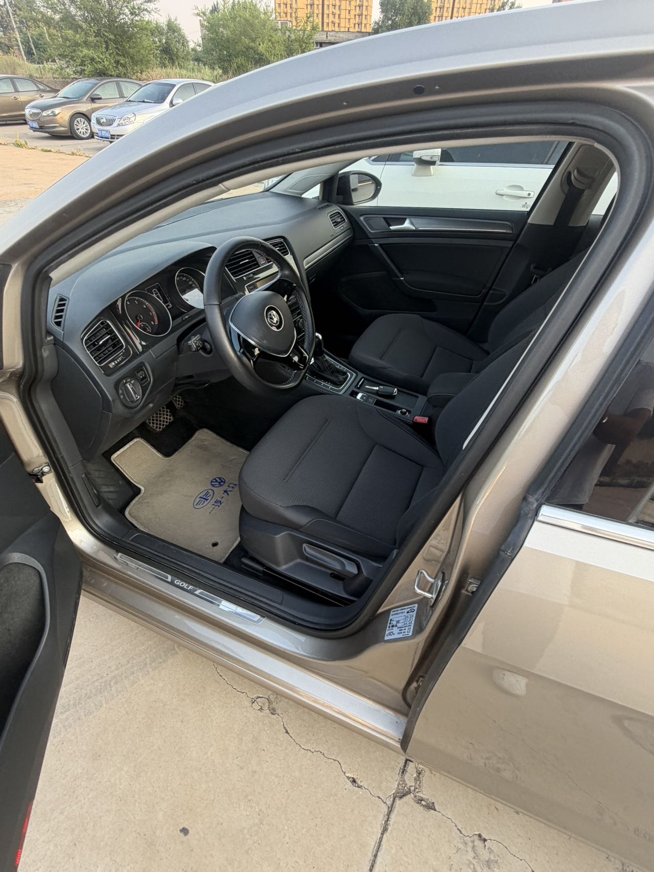 Volkswagen Golf 2017 car image #5