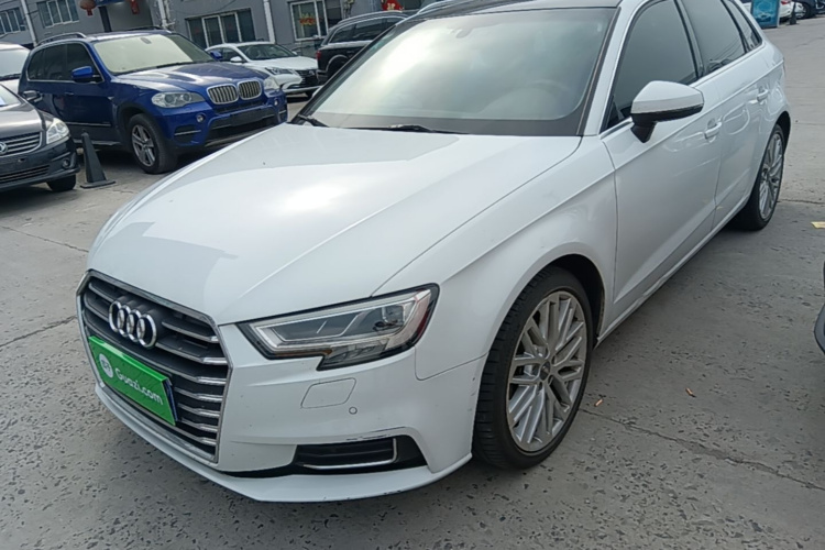 Audi A3 2018 car image #2