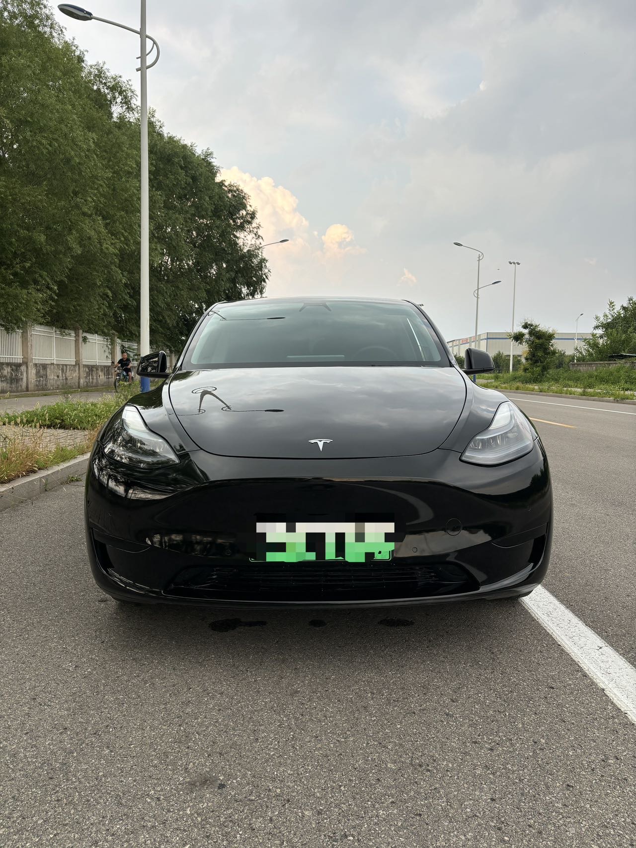 Tesla Model Y 2023 صورة سيارة #2
