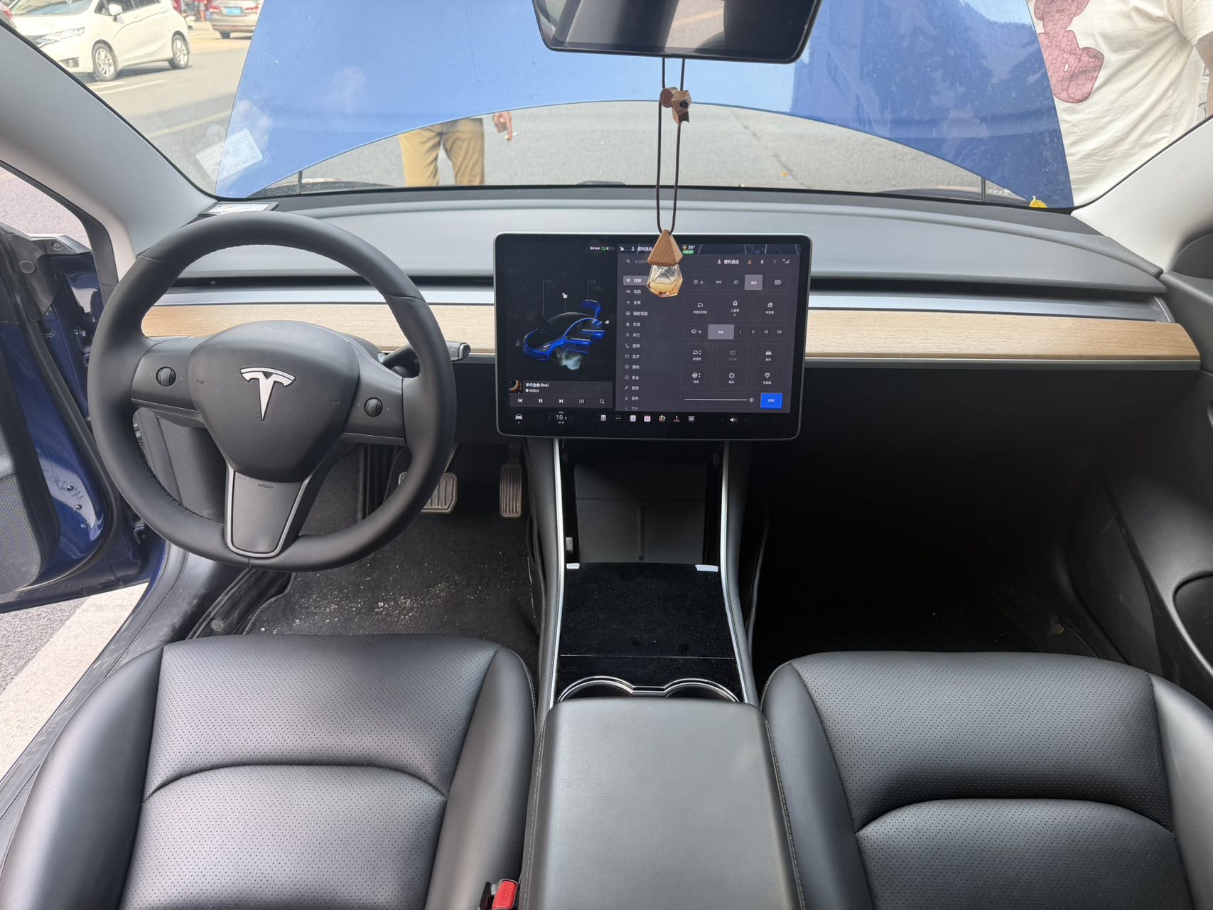 Tesla Model 3 2020 car image #10