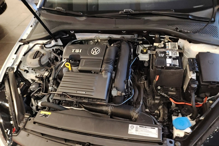 Volkswagen Golf 2019 car image #20