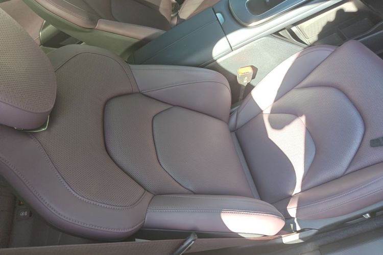 MI SU7 2025 immagine di auto #24