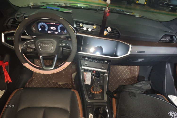 Audi Q3 2021 car image #11