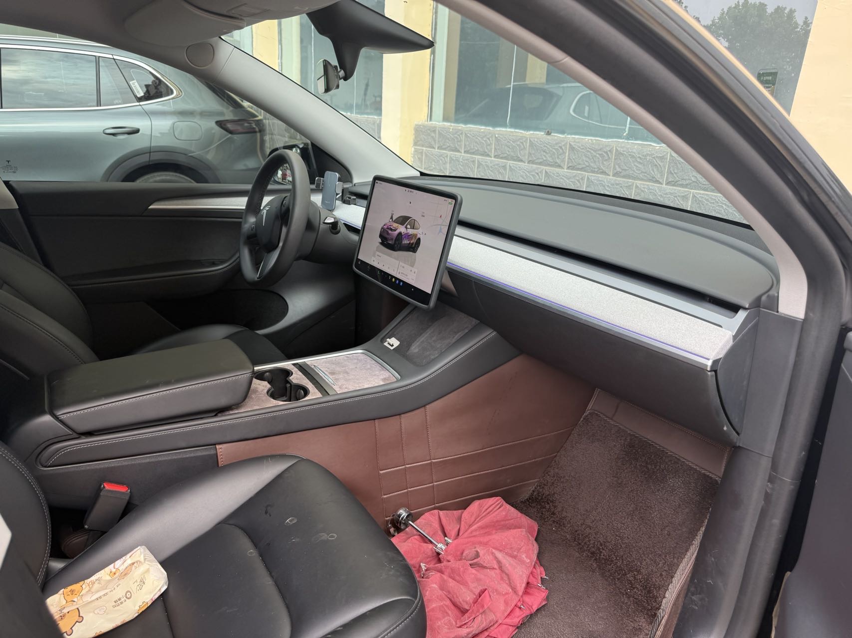 Tesla Model Y 2023 car image #4