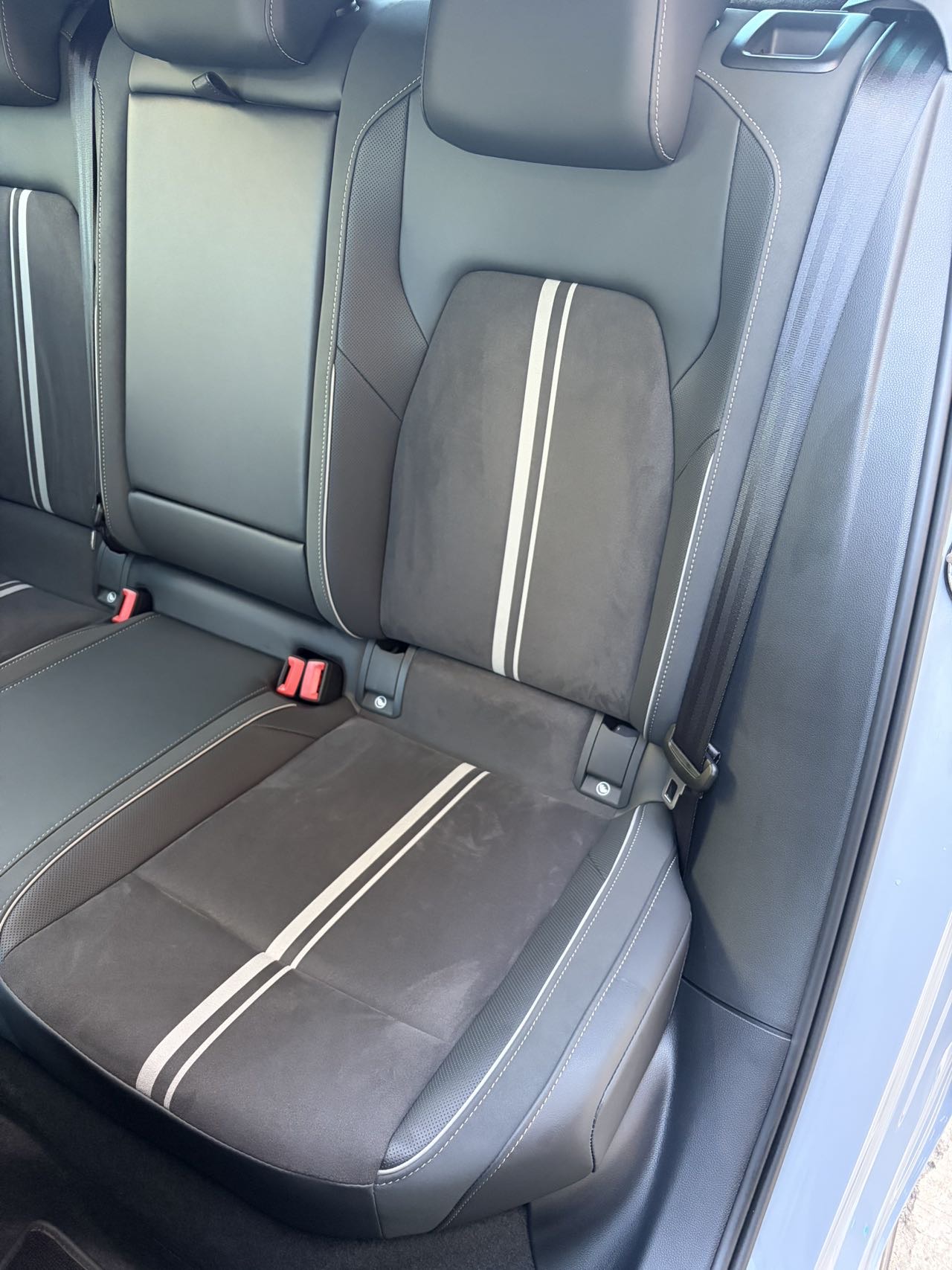 Volkswagen Golf 2023 car image #5