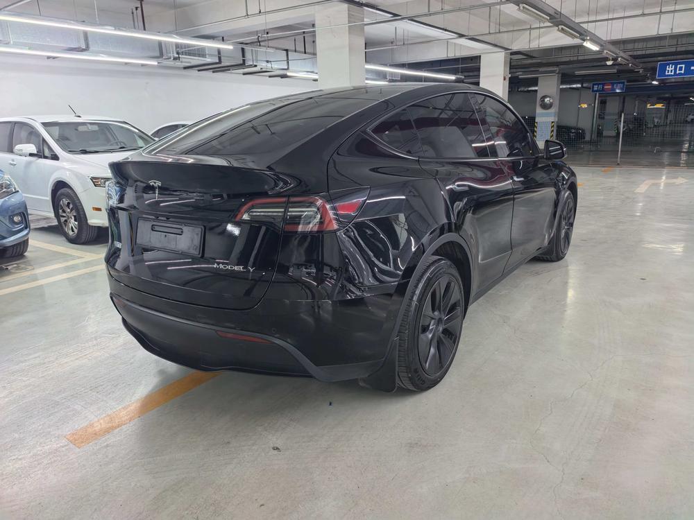 Tesla Model Y 2024 car image #7