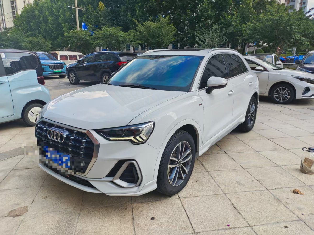 Audi Q3 2021 car image 