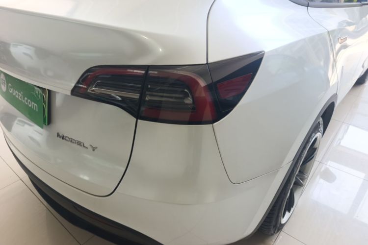 Tesla Model Y 2023 #8 Tesla Model Y 2023 car image #8
