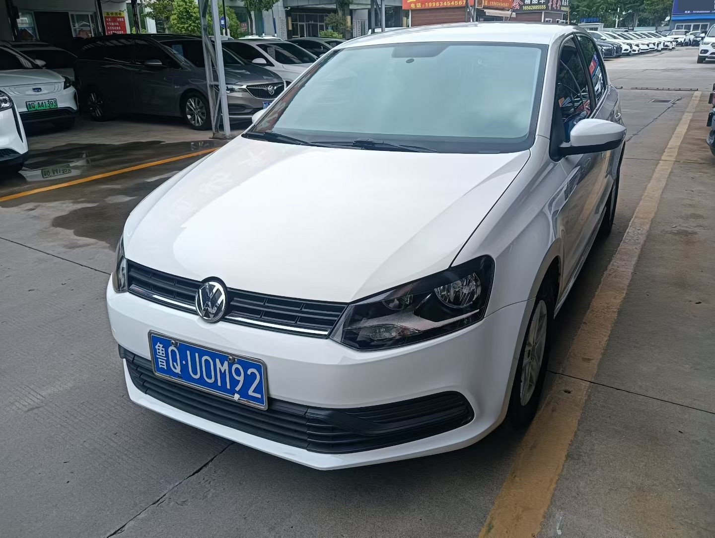 Volkswagen Polo 2016 car image 