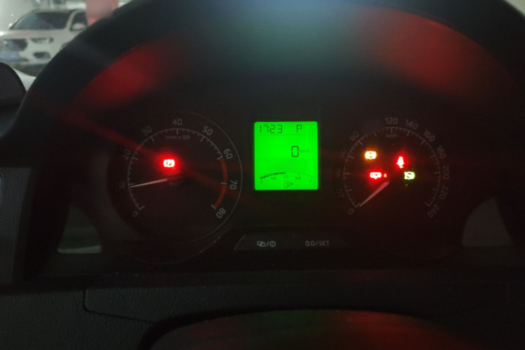 Skoda Rapid 2017 image de voiture #16