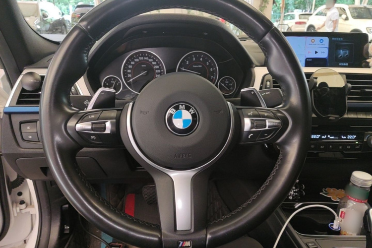 BMW 3 Series 2018 #11 BMW 3 Series 2018 car image #11