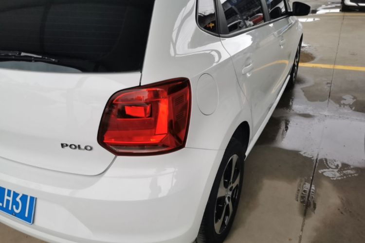 Volkswagen Polo 2018 car image #8