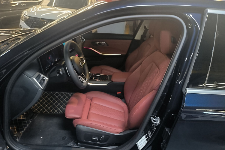 BMW 3 Series 2025 صورة سيارة #15