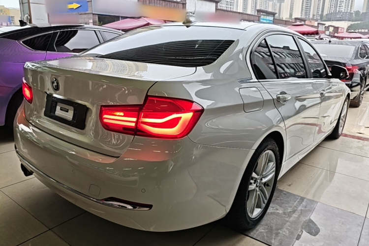 BMW 3 Series 2017 #7 BMW 3 Series 2017 car image #7