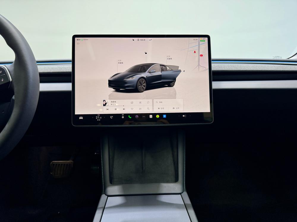 Tesla Model 3 2024 car image #11