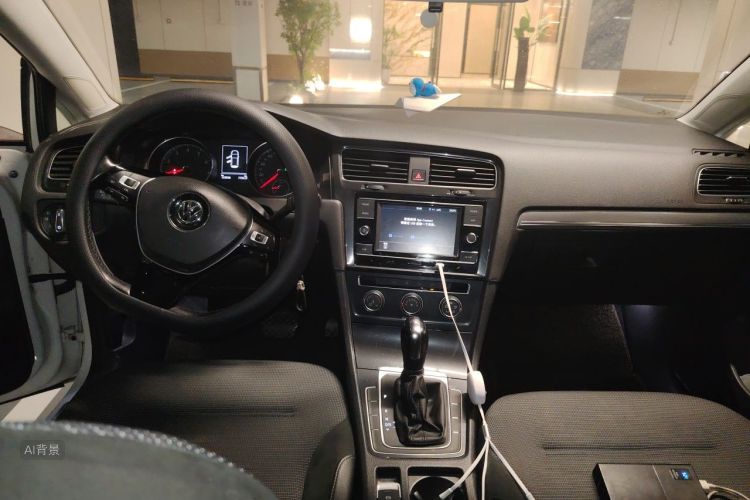 Volkswagen Golf 2018 car image #11