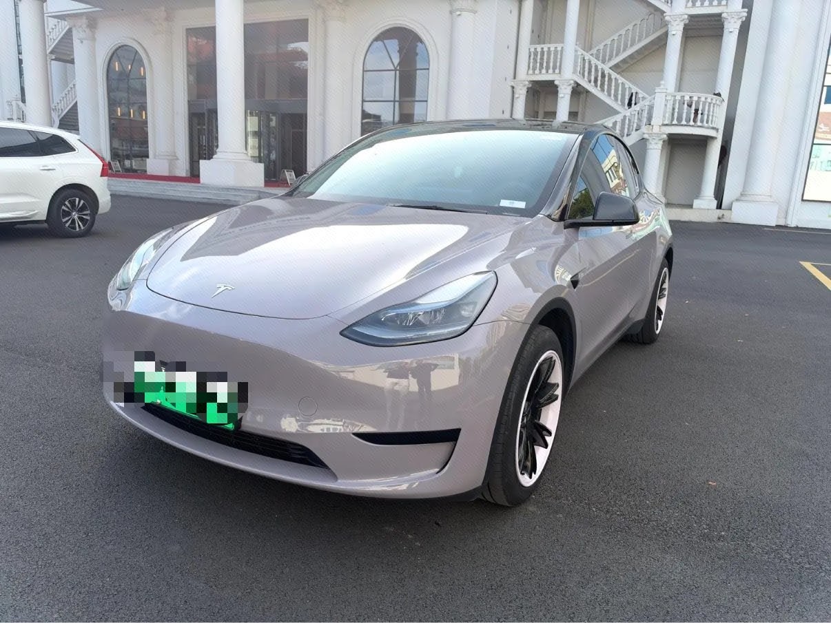 Tesla Model Y 2024 Tesla Model Y 2024 صورة سيارة