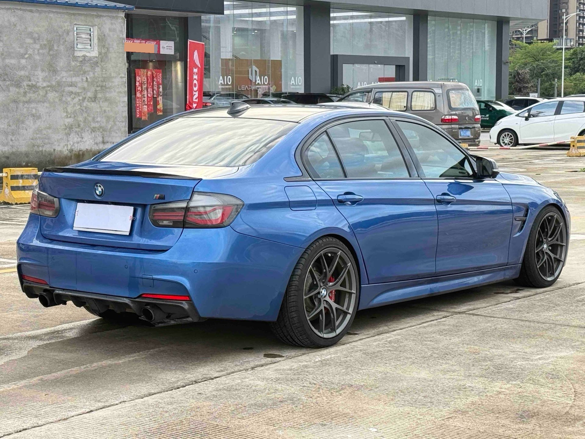 BMW 3 Series 2018 car image #7