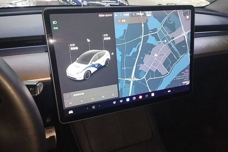 Tesla Model Y 2021 #13 Tesla Model Y 2021 car image #13