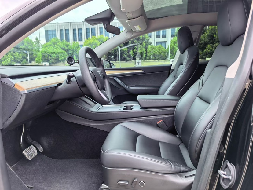 Tesla Model Y 2022 car image #5