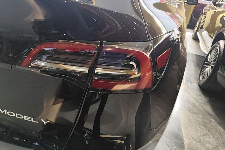 Tesla Model Y 2023 #8 Tesla Model Y 2023 immagine di auto #8