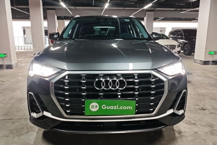 Audi Q3 2020 car image #3