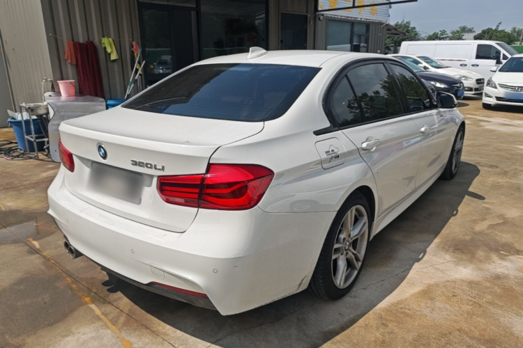 BMW 3 Series 2018 #5 BMW 3 Series 2018 car image #5