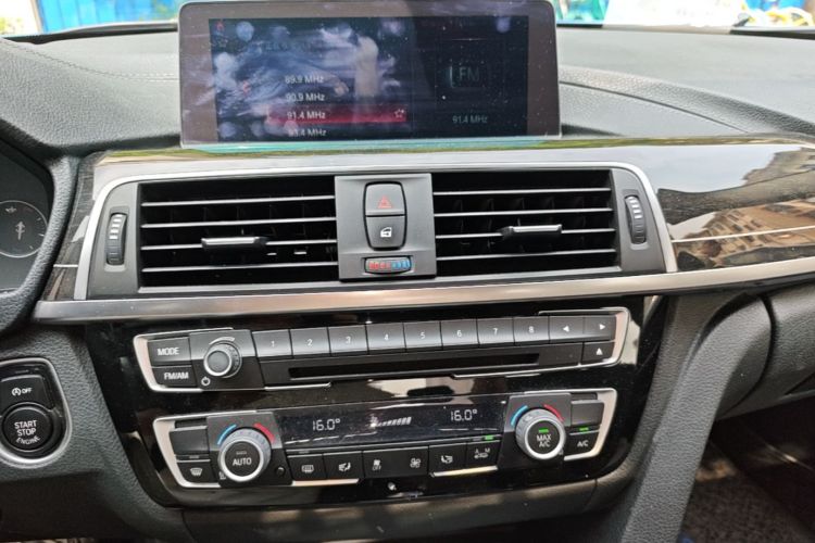 BMW 3 Series 2019 #13 BMW 3 Series 2019 car image #13